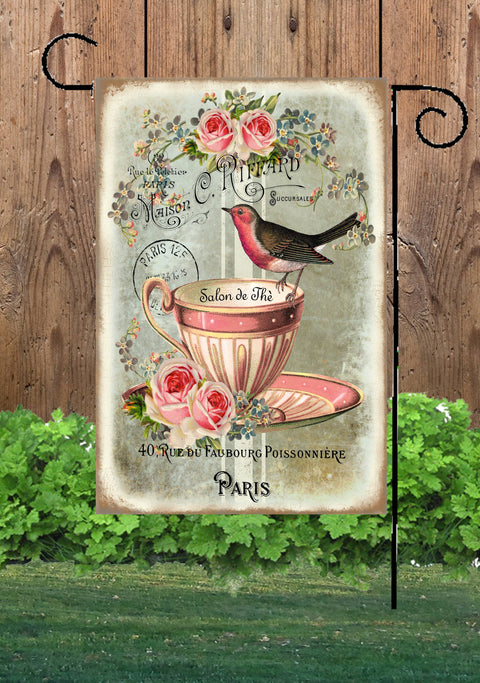 Drapeau de jardin Oiseaux dans une tasse de thé rose